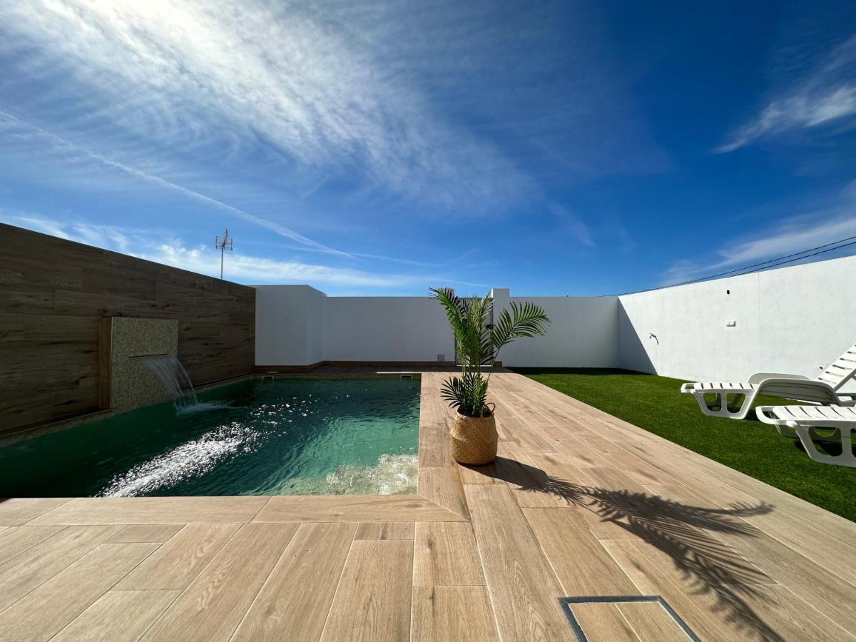 Sumatra Chalet Chiclana de la Frontera Bagian luar foto