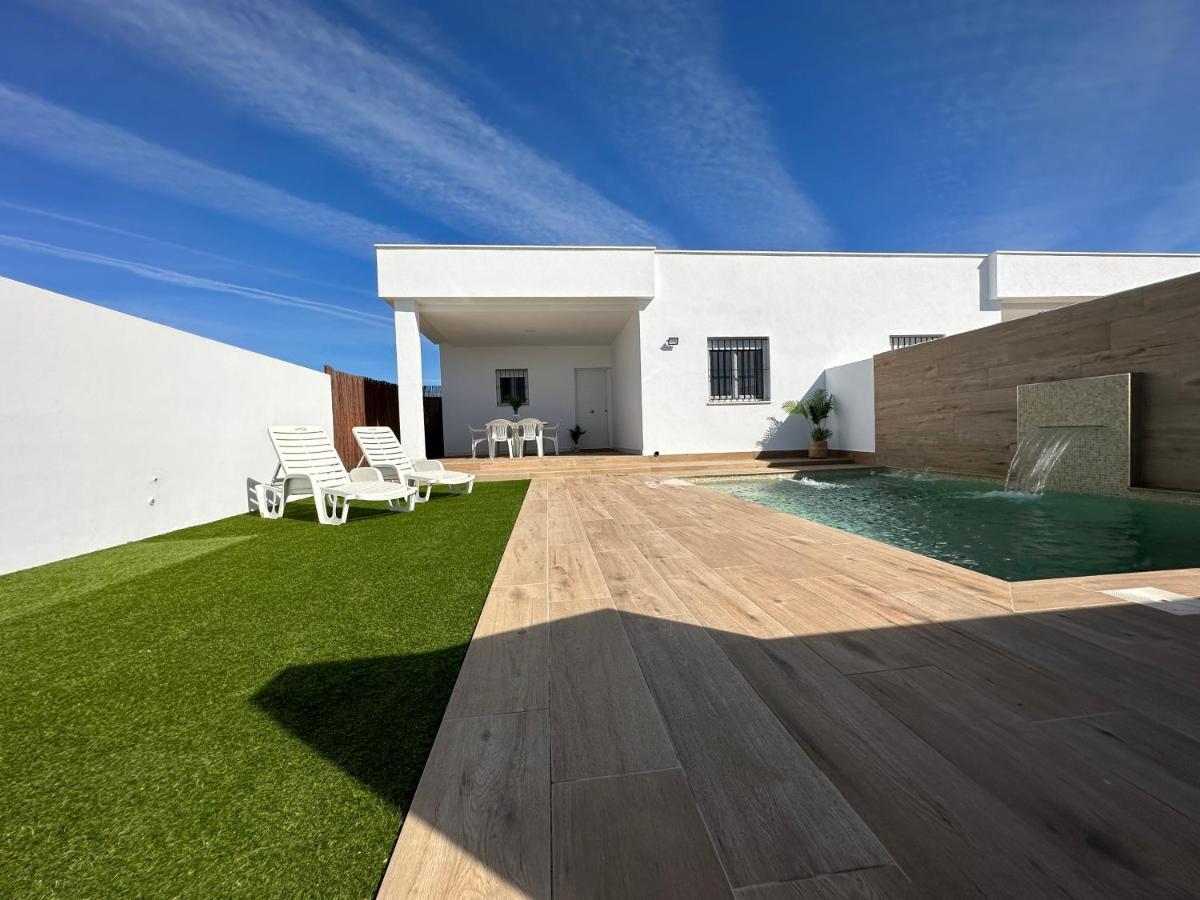 Sumatra Chalet Chiclana de la Frontera Bagian luar foto